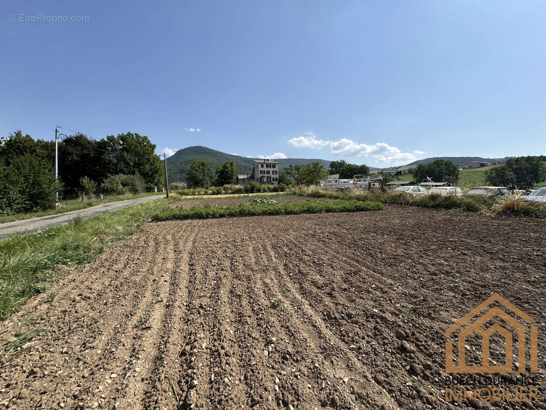 Terrain à BELLAFFAIRE