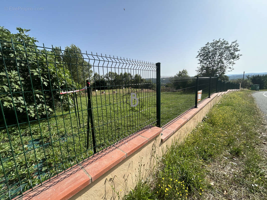 Terrain à SAINT-BENOIT-DE-CARMAUX