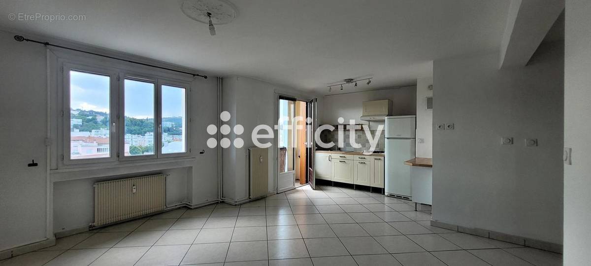 Appartement à SAINT-ETIENNE