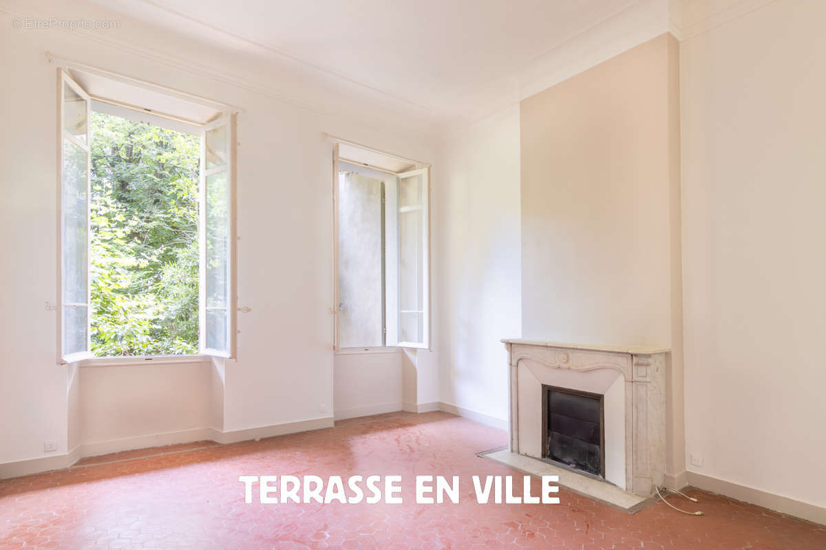 Appartement à MARSEILLE-8E