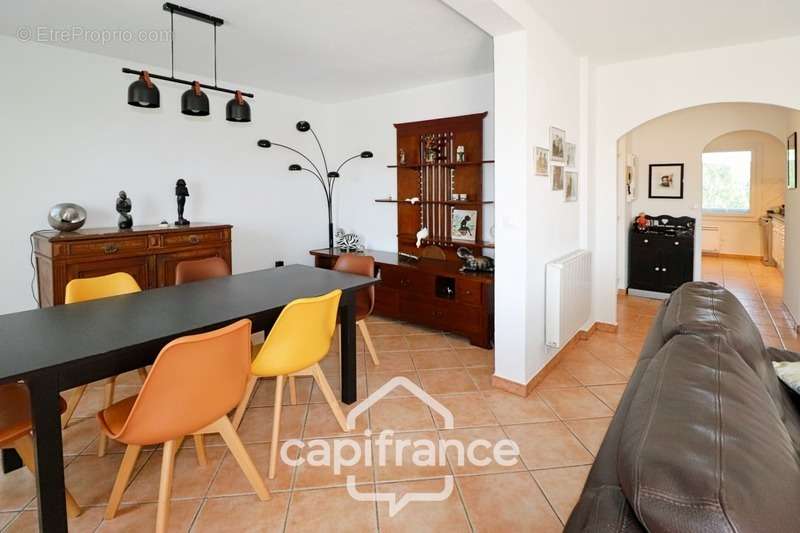 Appartement à SIX-FOURS-LES-PLAGES