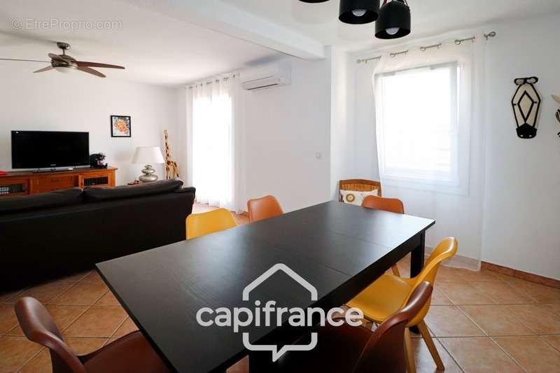 Appartement à SIX-FOURS-LES-PLAGES