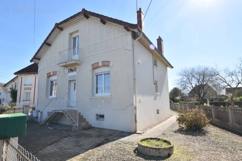 Maison à GUEUGNON