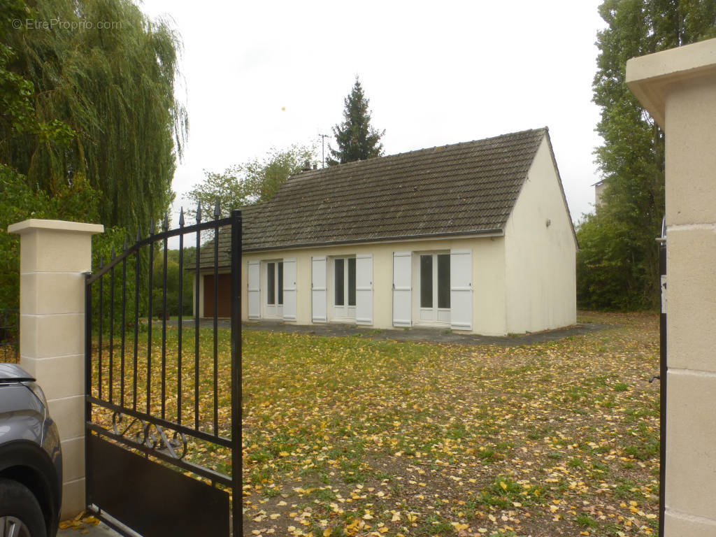 Maison à FERRIERES-EN-BRAY