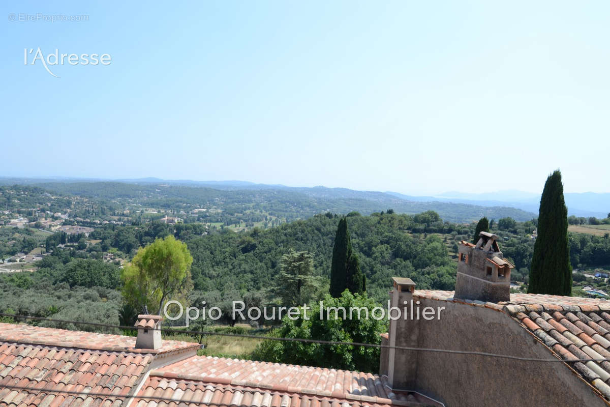 Maison à CHATEAUNEUF-GRASSE