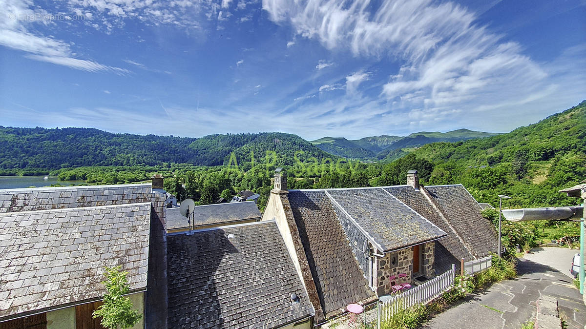 Appartement à CHAMBON-SUR-LAC