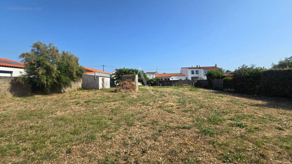 Terrain à LES SABLES-D&#039;OLONNE