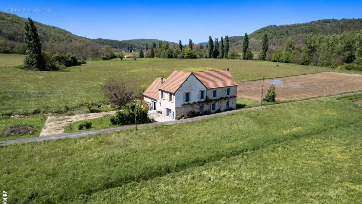 Maison à GOURDON