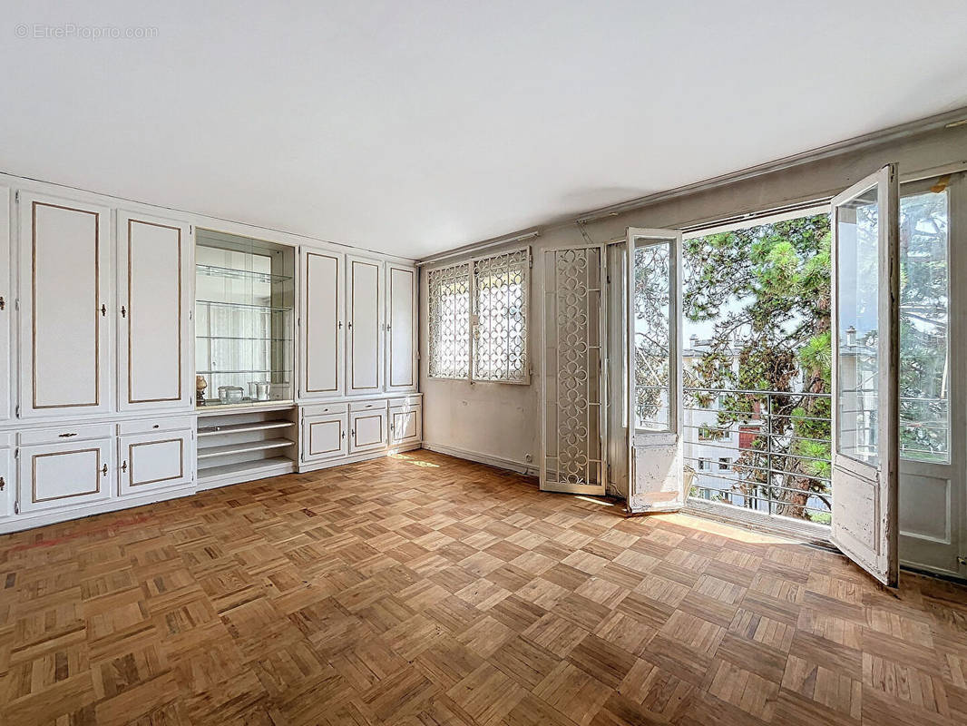 Appartement à SURESNES