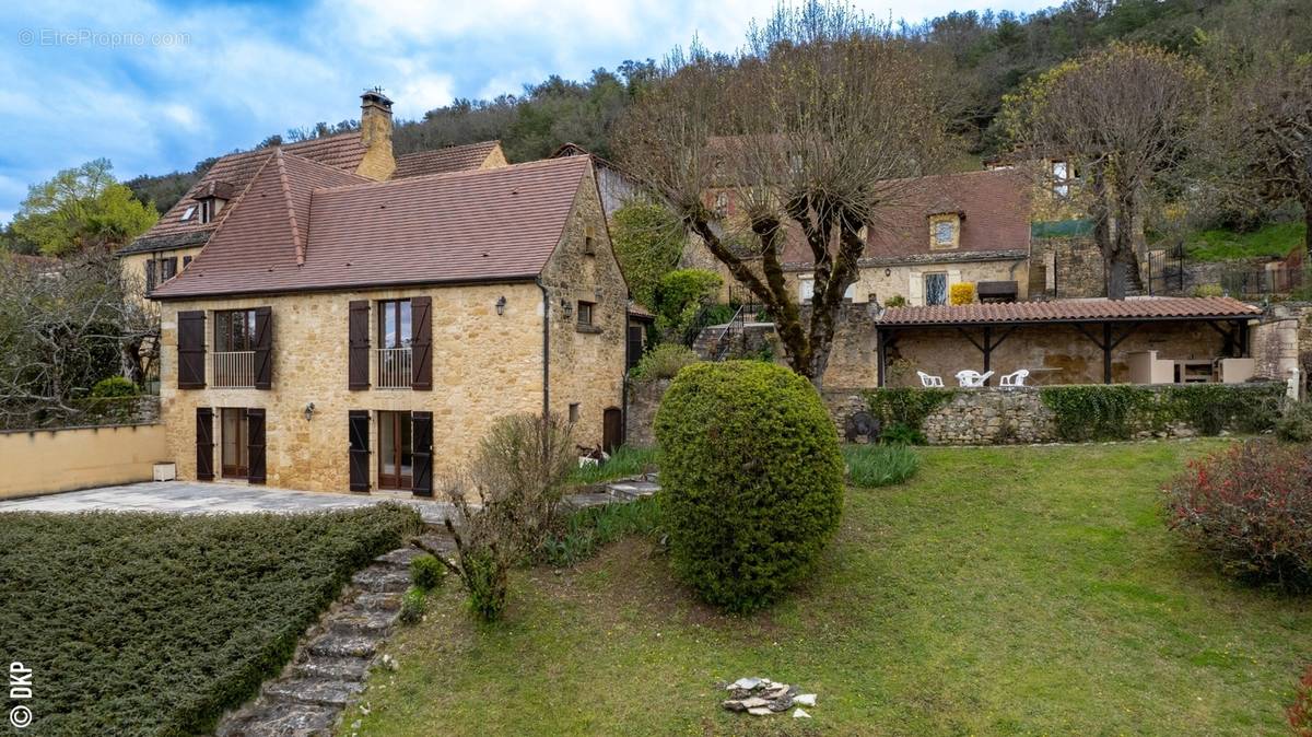 Ensemble en pierre - Maison à SAINT-CYPRIEN