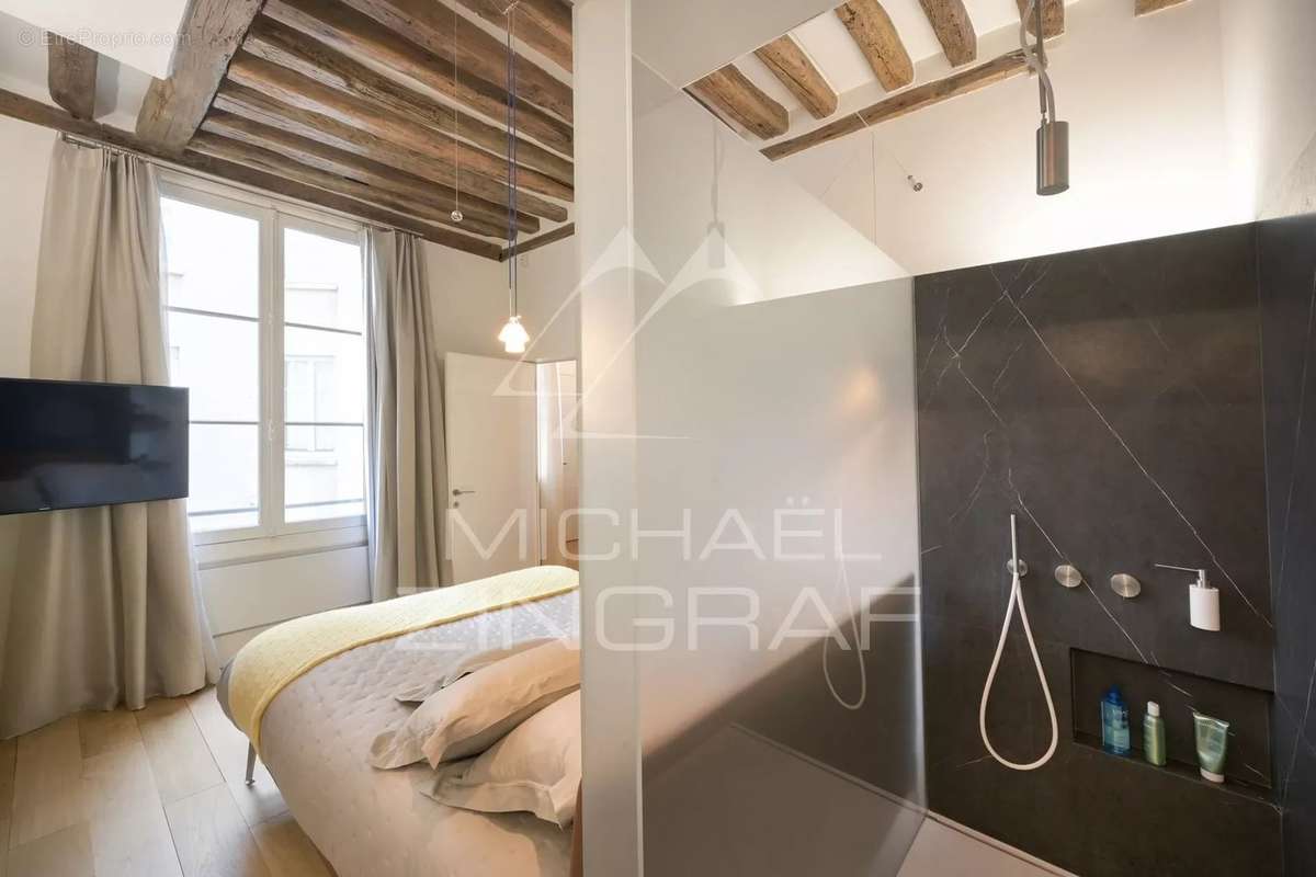 Appartement à PARIS-8E