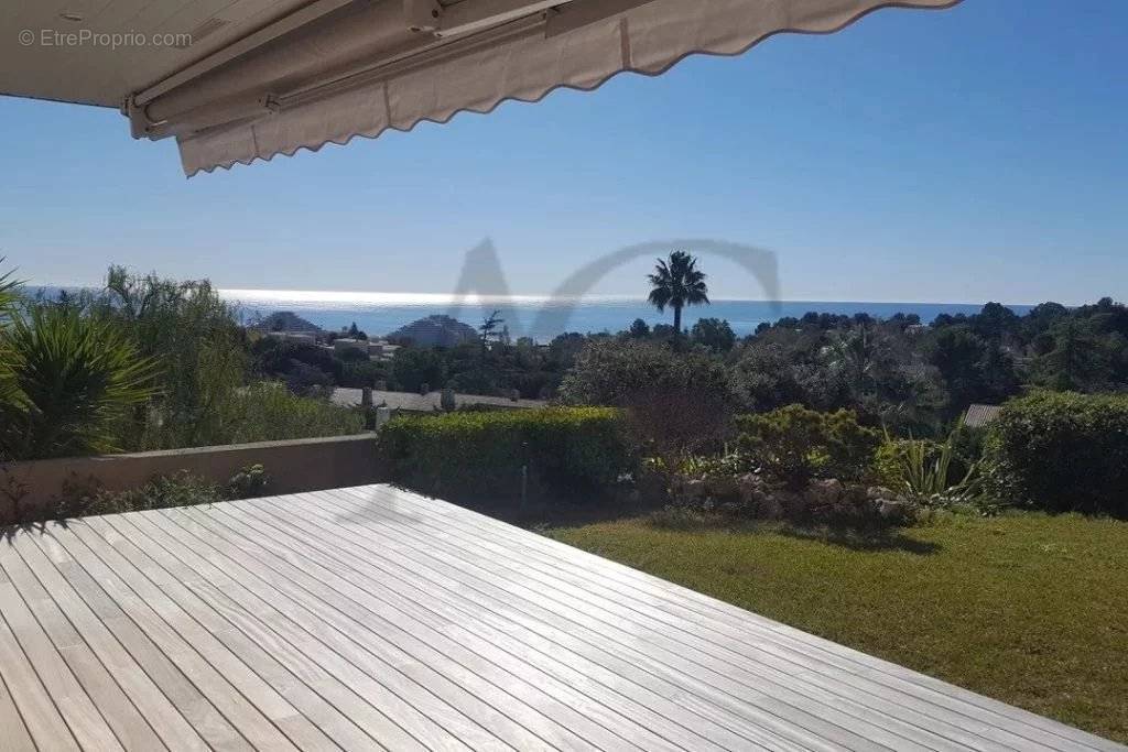 Appartement à VILLENEUVE-LOUBET