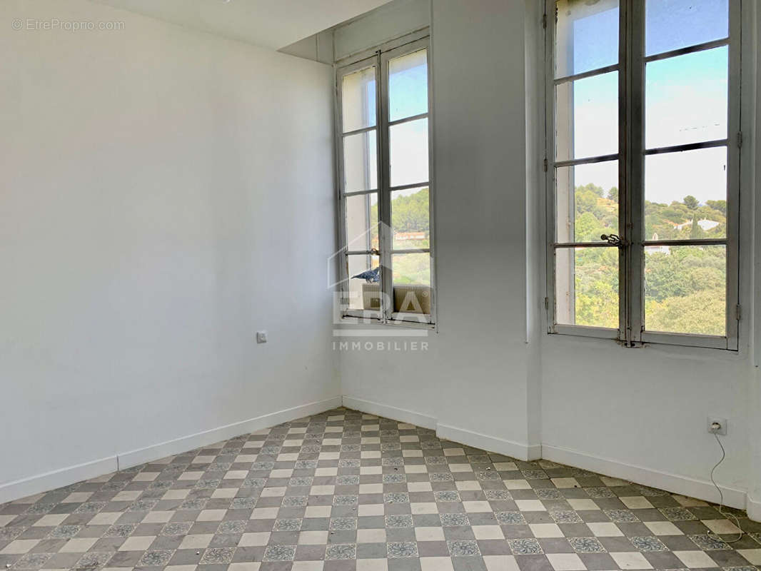 Appartement à MARSEILLE-11E