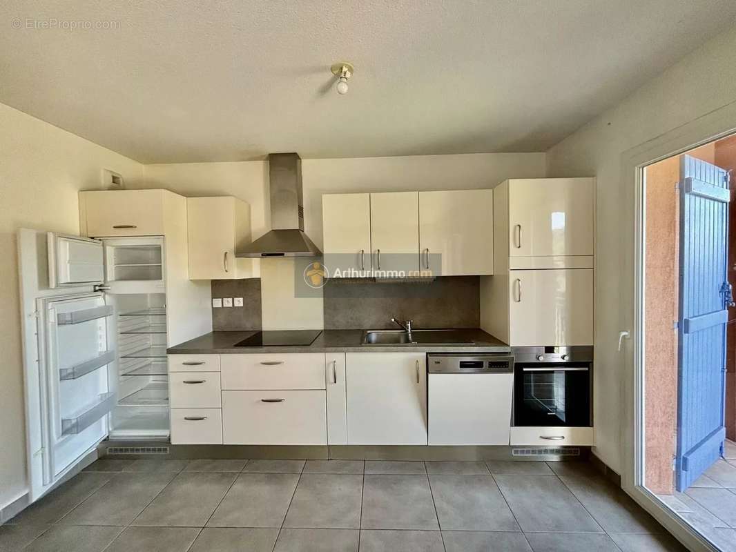 Appartement à ROQUEBRUNE-SUR-ARGENS