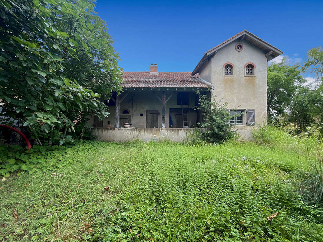 Maison à MEAUZAC