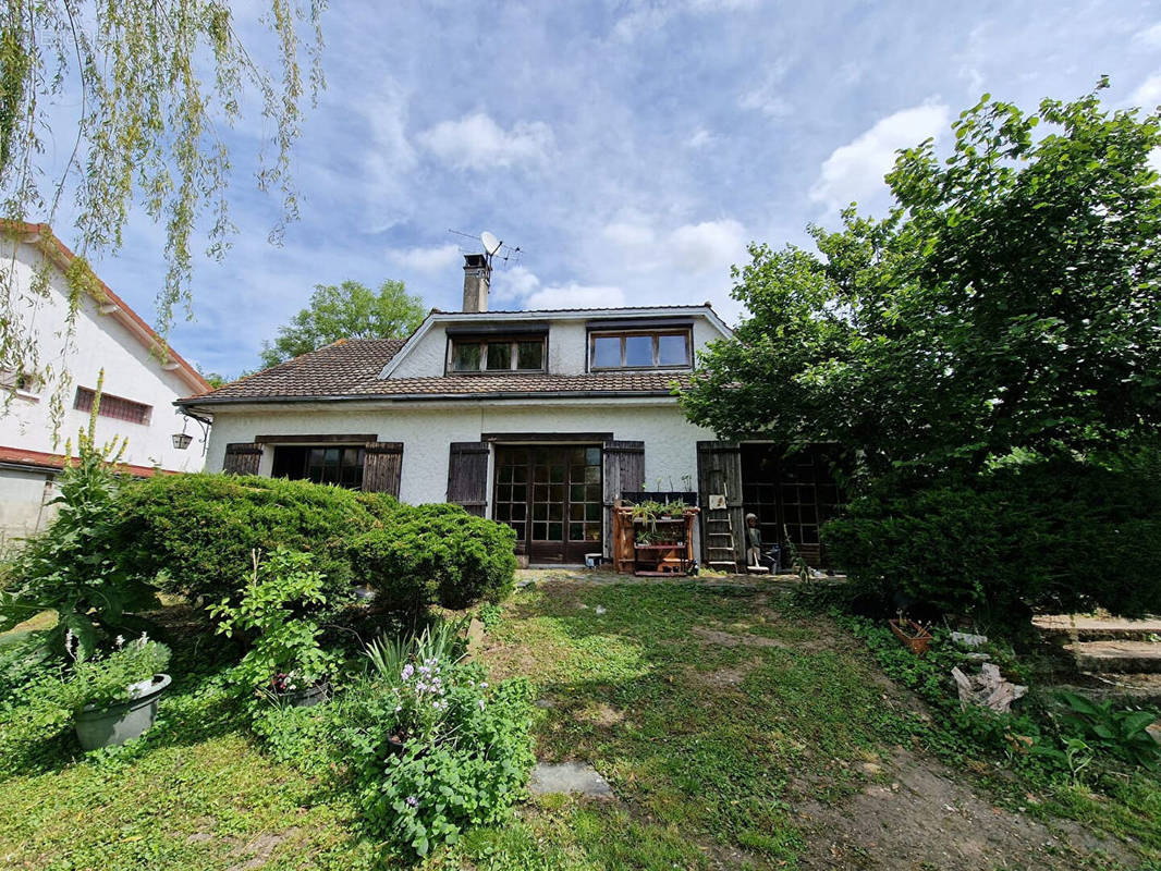 Maison à CRECY-LA-CHAPELLE