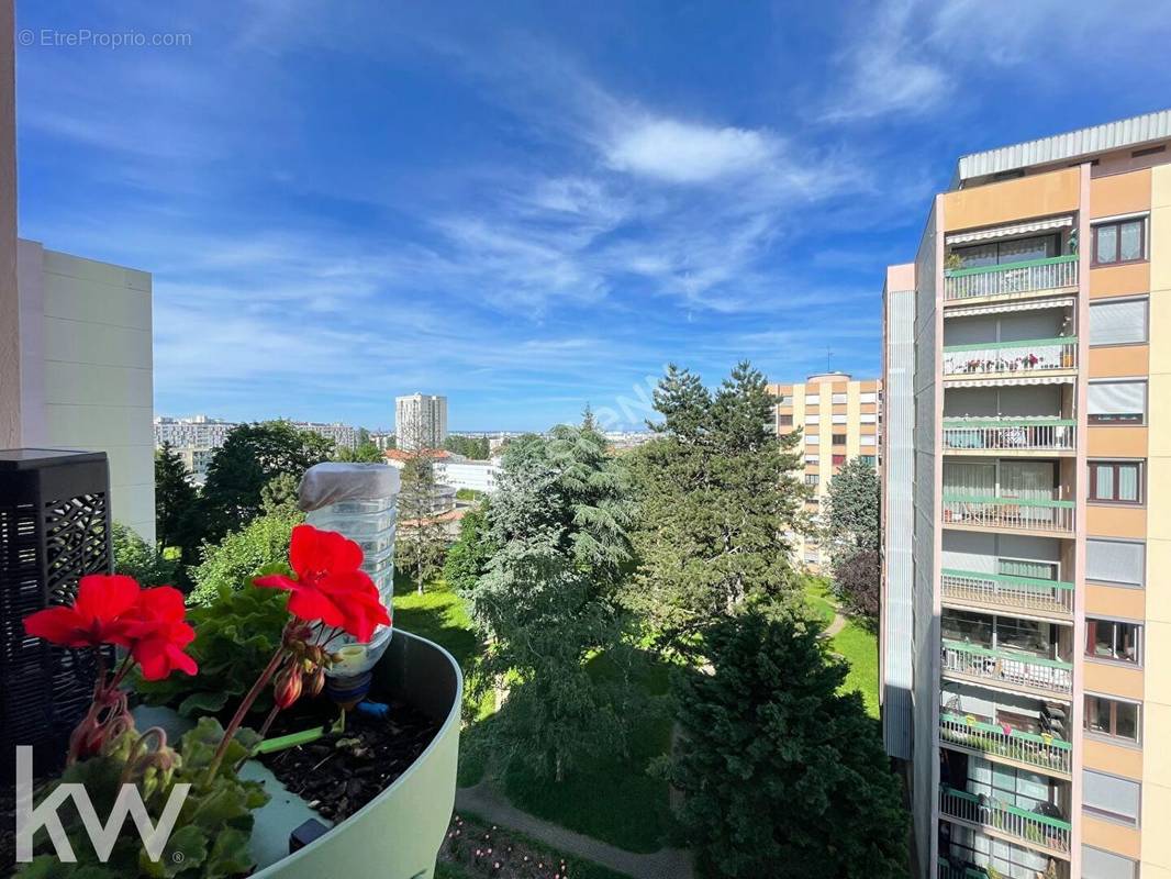 Appartement à SAINT-GENIS-LAVAL