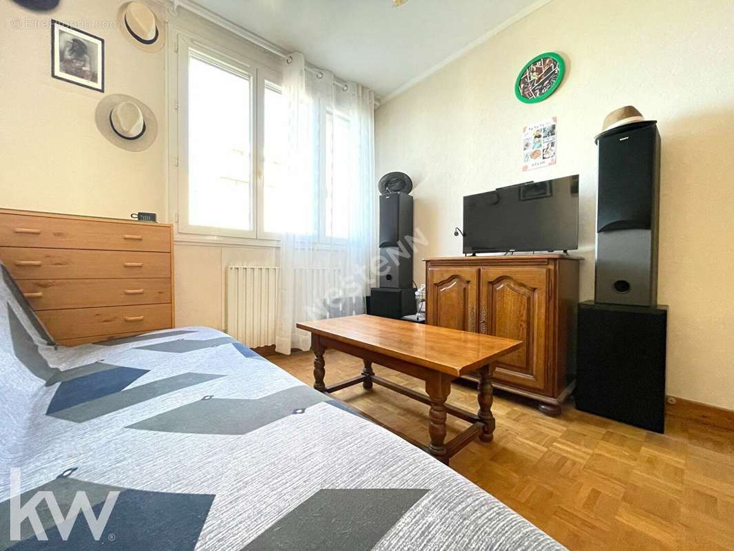 Appartement à SAINT-GENIS-LAVAL