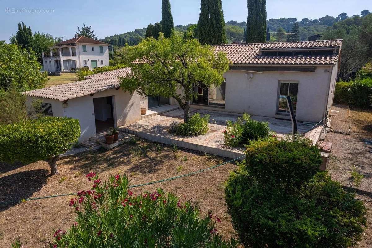 Maison à MOUGINS