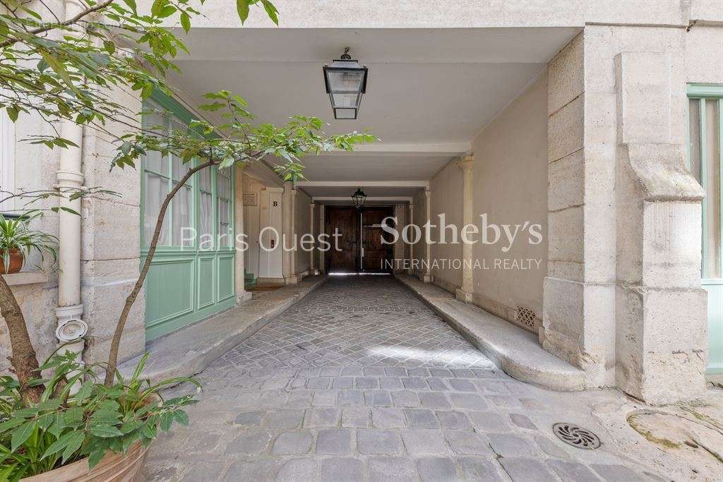 Appartement à PARIS-7E