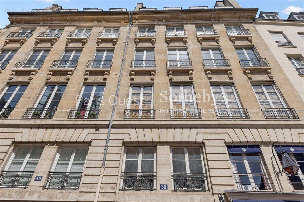 Appartement à PARIS-7E