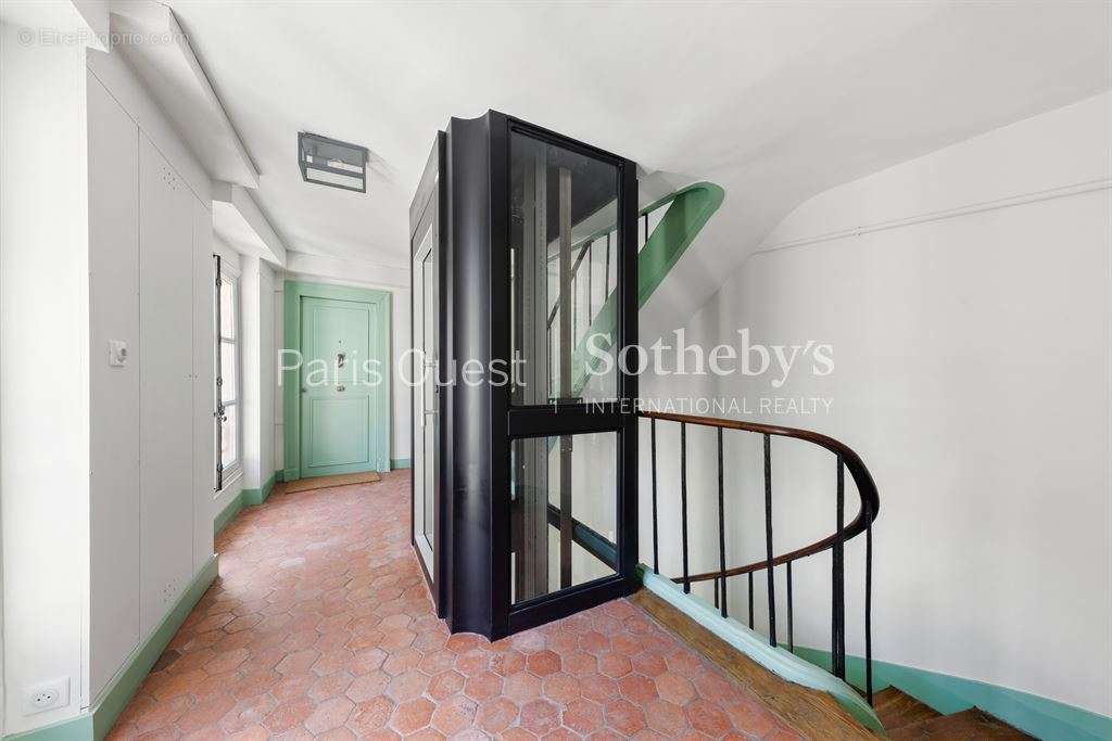 Appartement à PARIS-7E