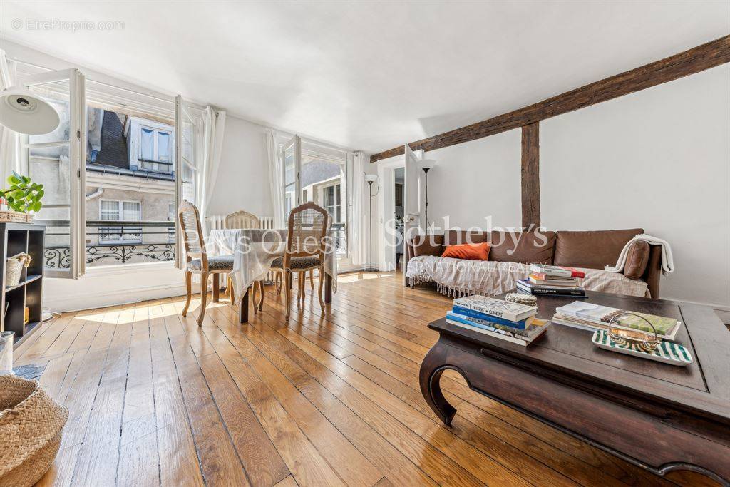 Appartement à PARIS-7E