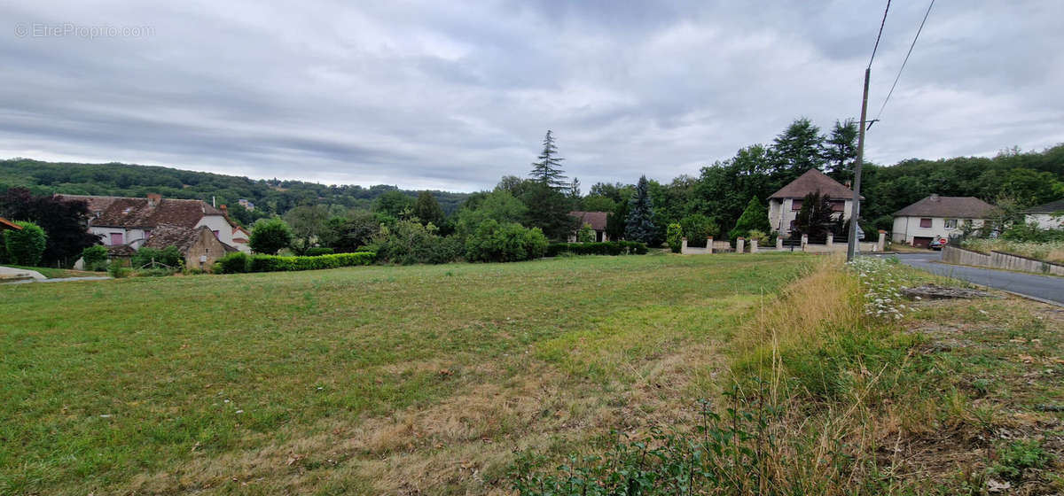 Terrain à SAINT-PIERRE-DE-MAILLE