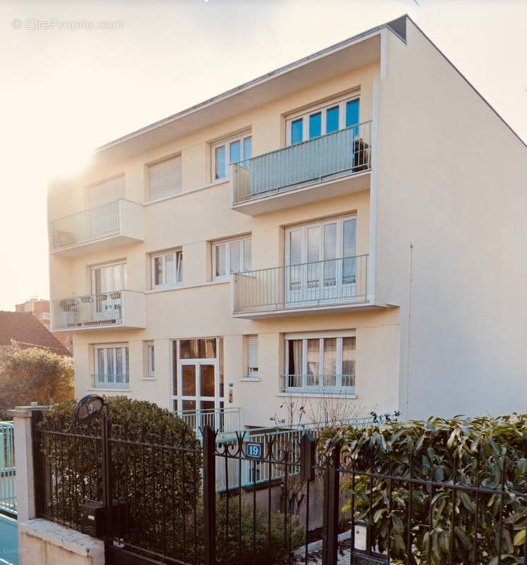 Appartement à HOUILLES