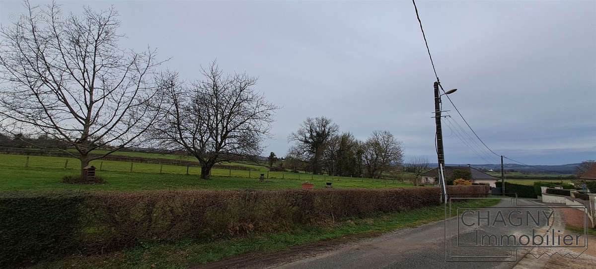 Terrain à PERREUIL