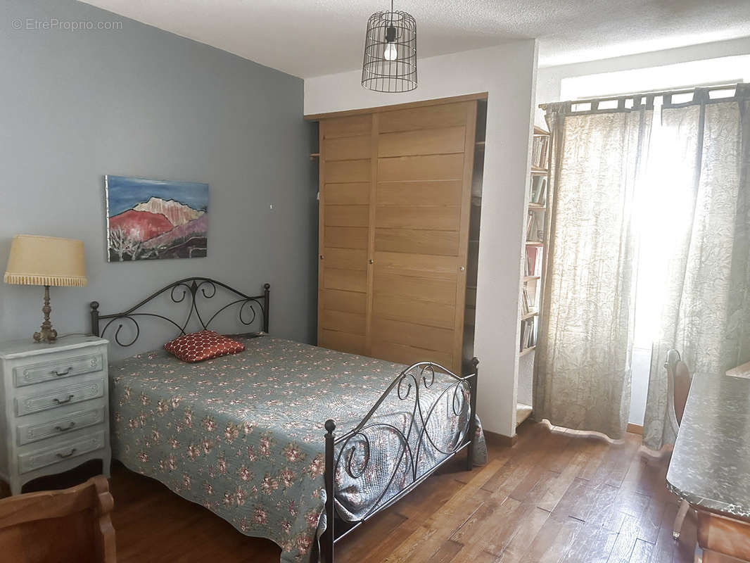 Appartement à LARAGNE-MONTEGLIN