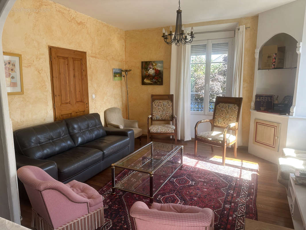 Appartement à LARAGNE-MONTEGLIN