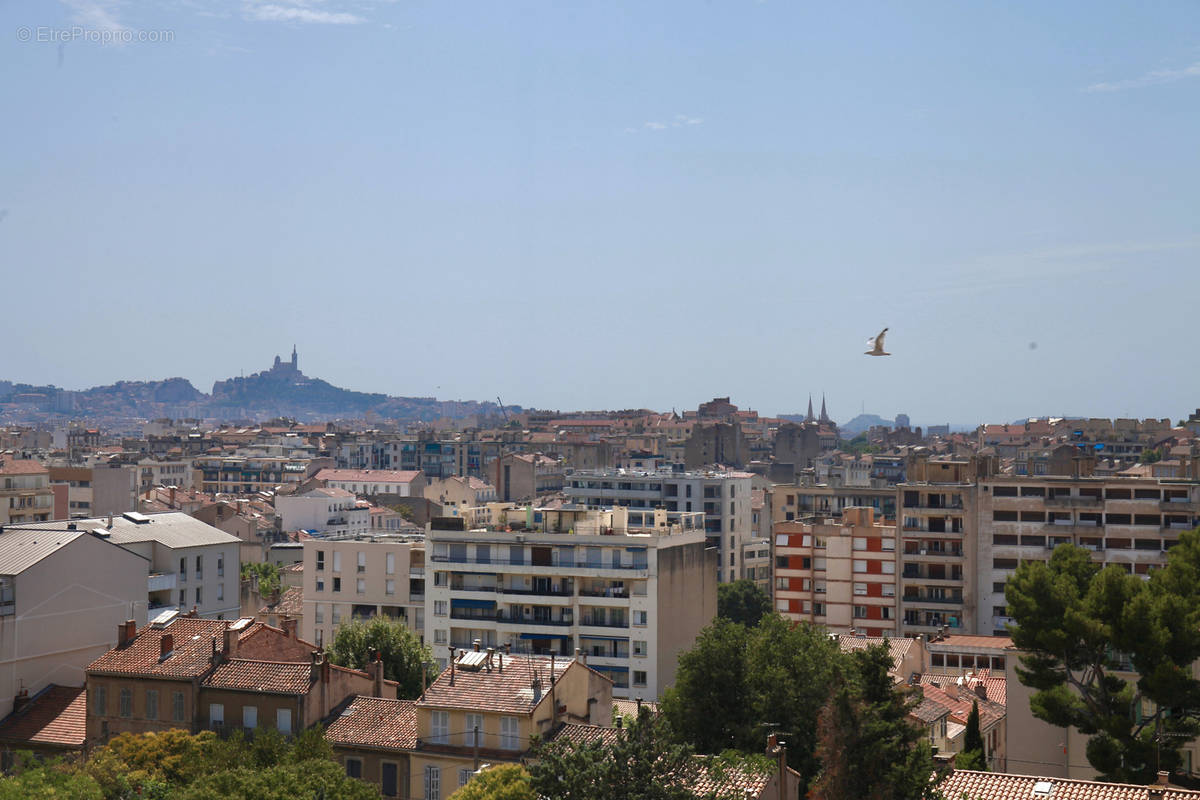 Appartement à MARSEILLE-4E