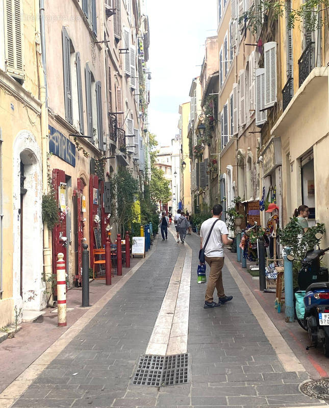 Commerce à MARSEILLE-2E