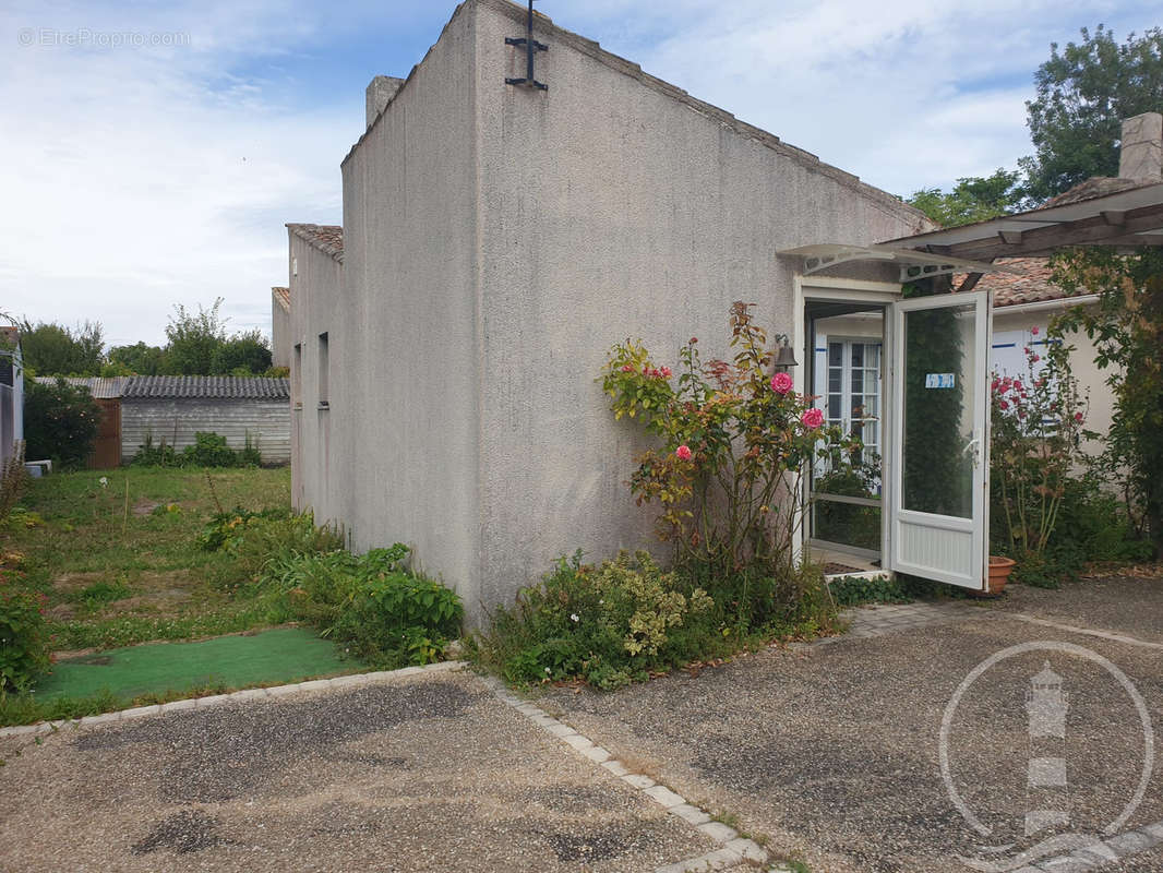 Maison à SAINT-CLEMENT-DES-BALEINES