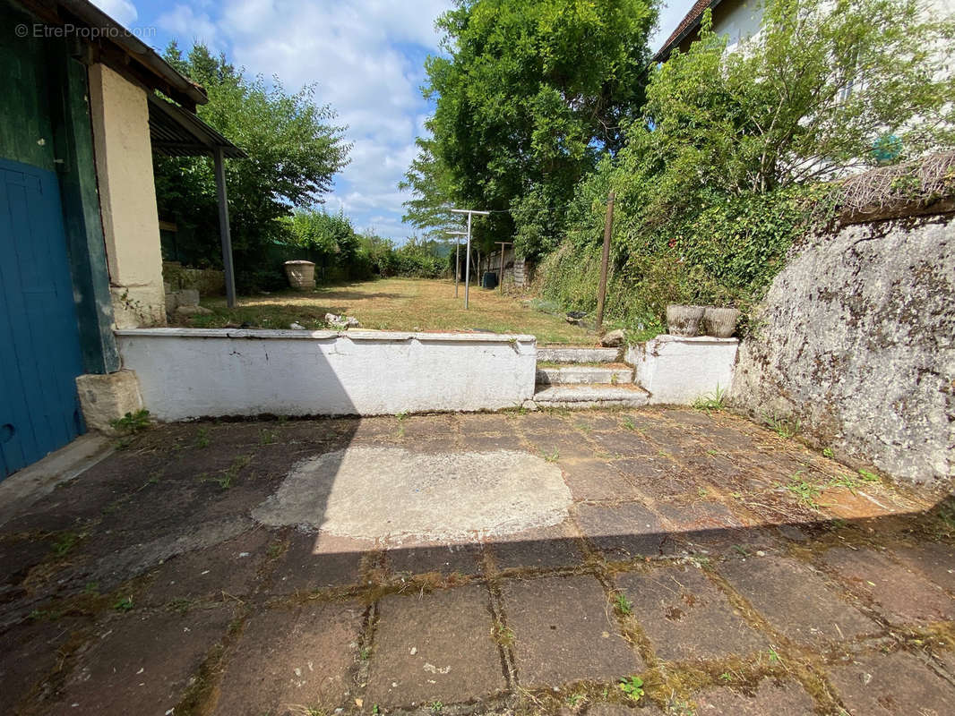 Maison à SAINT-FRONT-SUR-LEMANCE