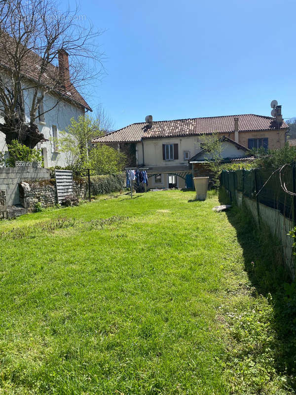 Maison à SAINT-FRONT-SUR-LEMANCE