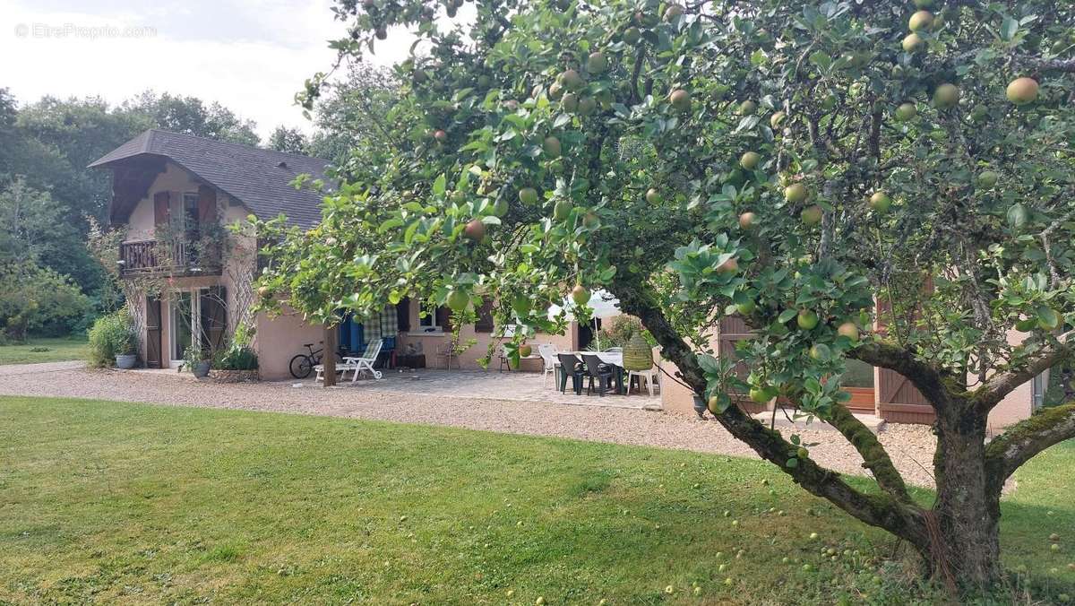 Maison à LES BAUX-SAINTE-CROIX