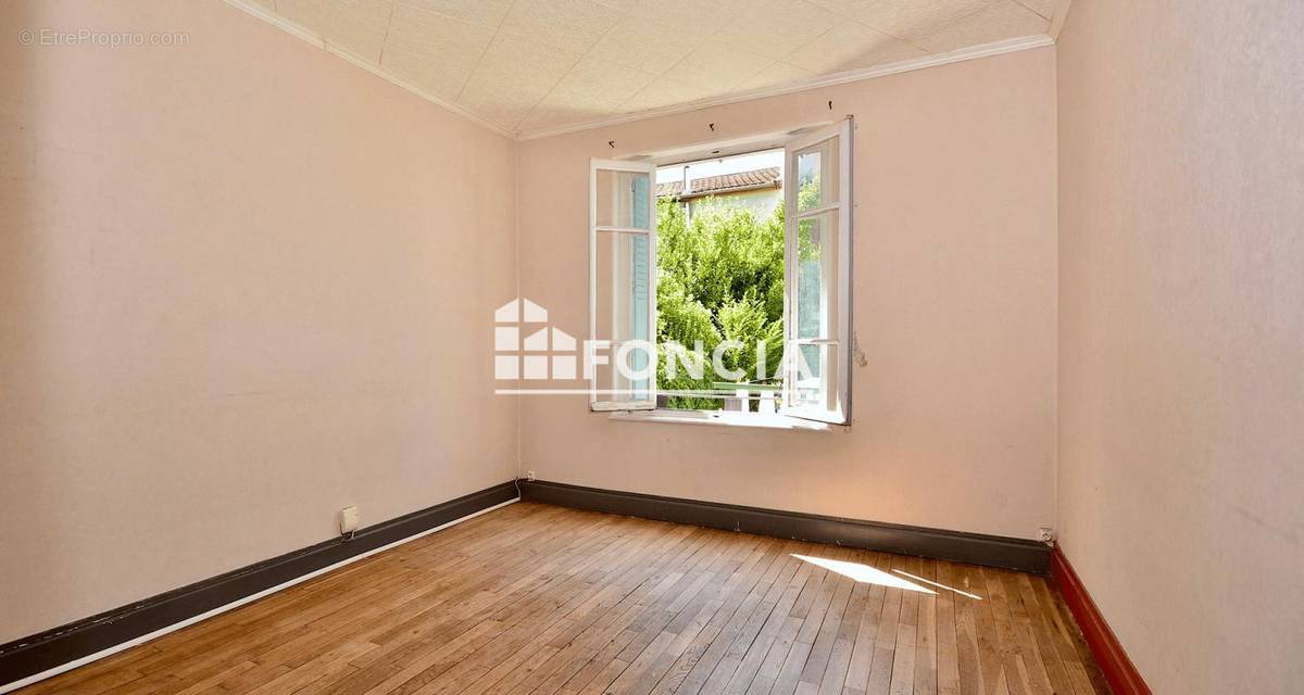 Appartement à LYON-8E