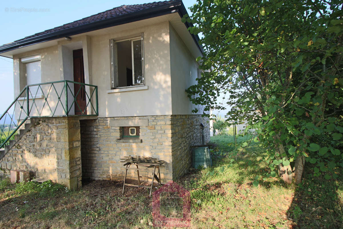 Maison à PUY-L&#039;EVEQUE