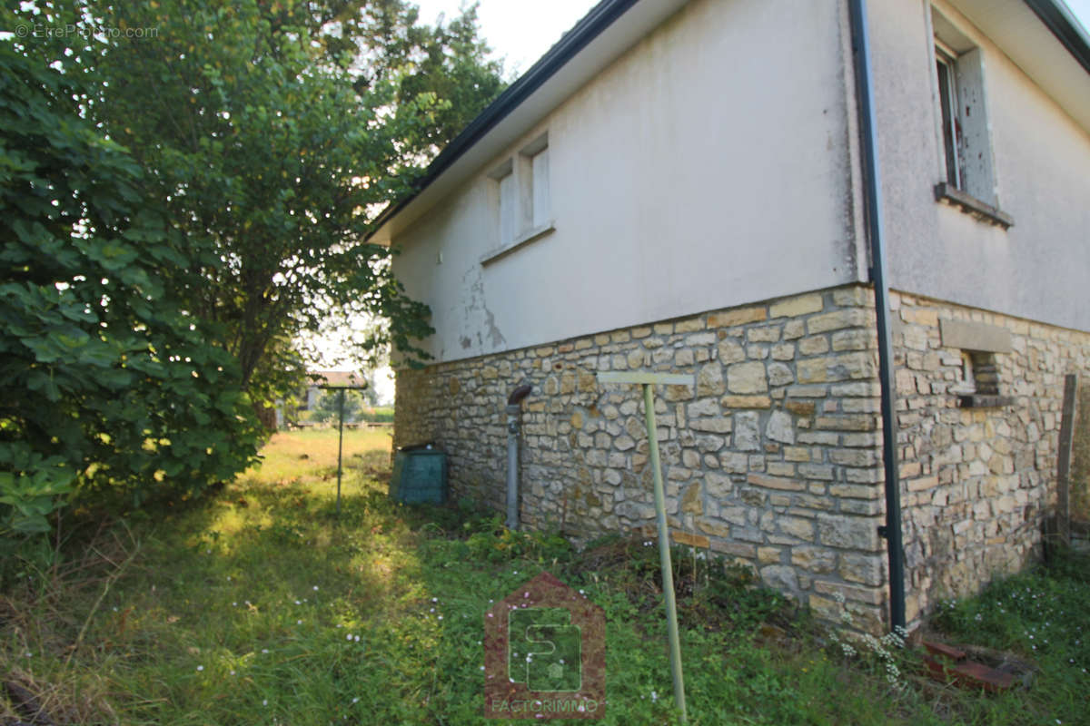 Maison à PUY-L&#039;EVEQUE