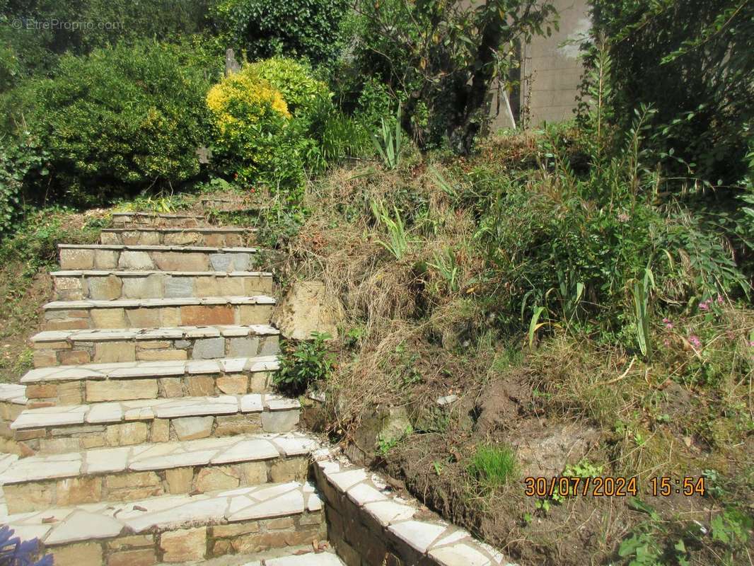 escalier accèdant au jardin - Maison à COUERON