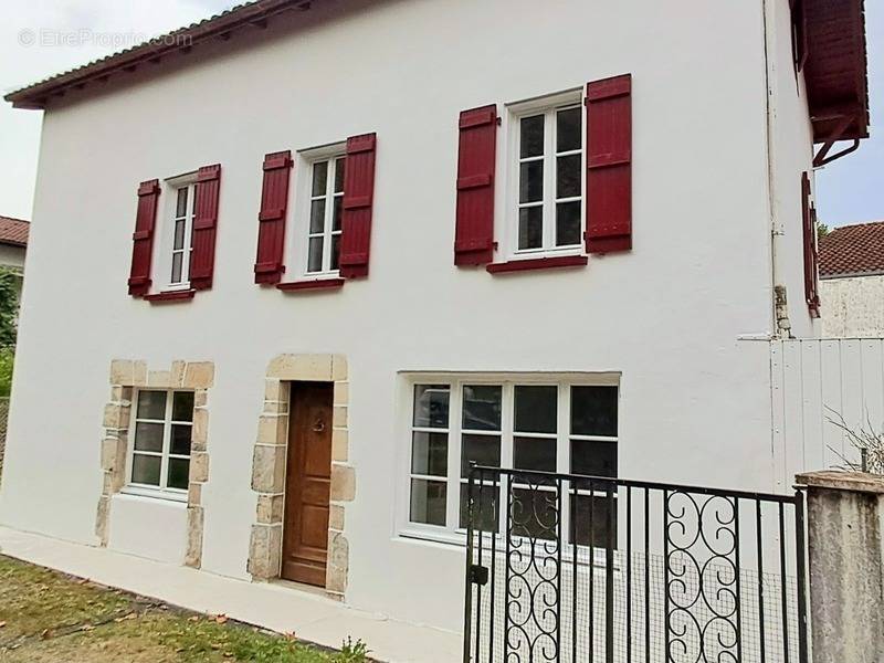 Maison à LA BASTIDE-CLAIRENCE