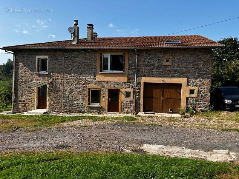 Maison à COURS-LA-VILLE