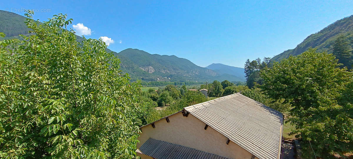 Maison à ENTREVAUX