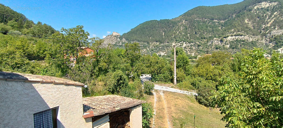 Maison à ENTREVAUX