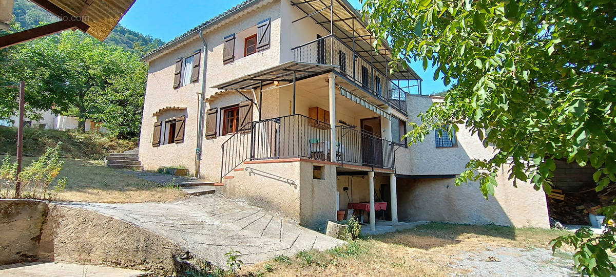 Maison à ENTREVAUX