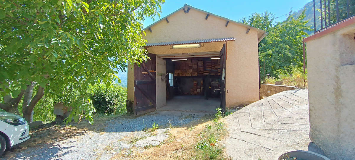 Maison à ENTREVAUX