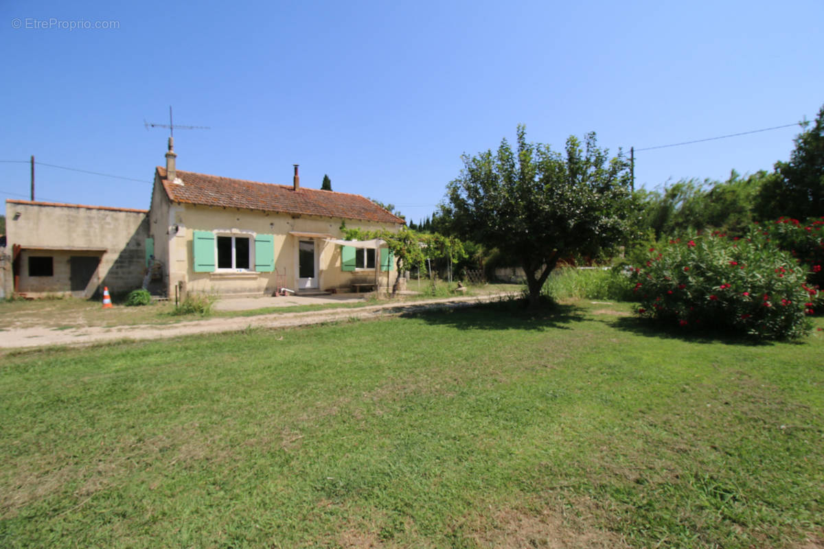 Maison à FONTVIEILLE