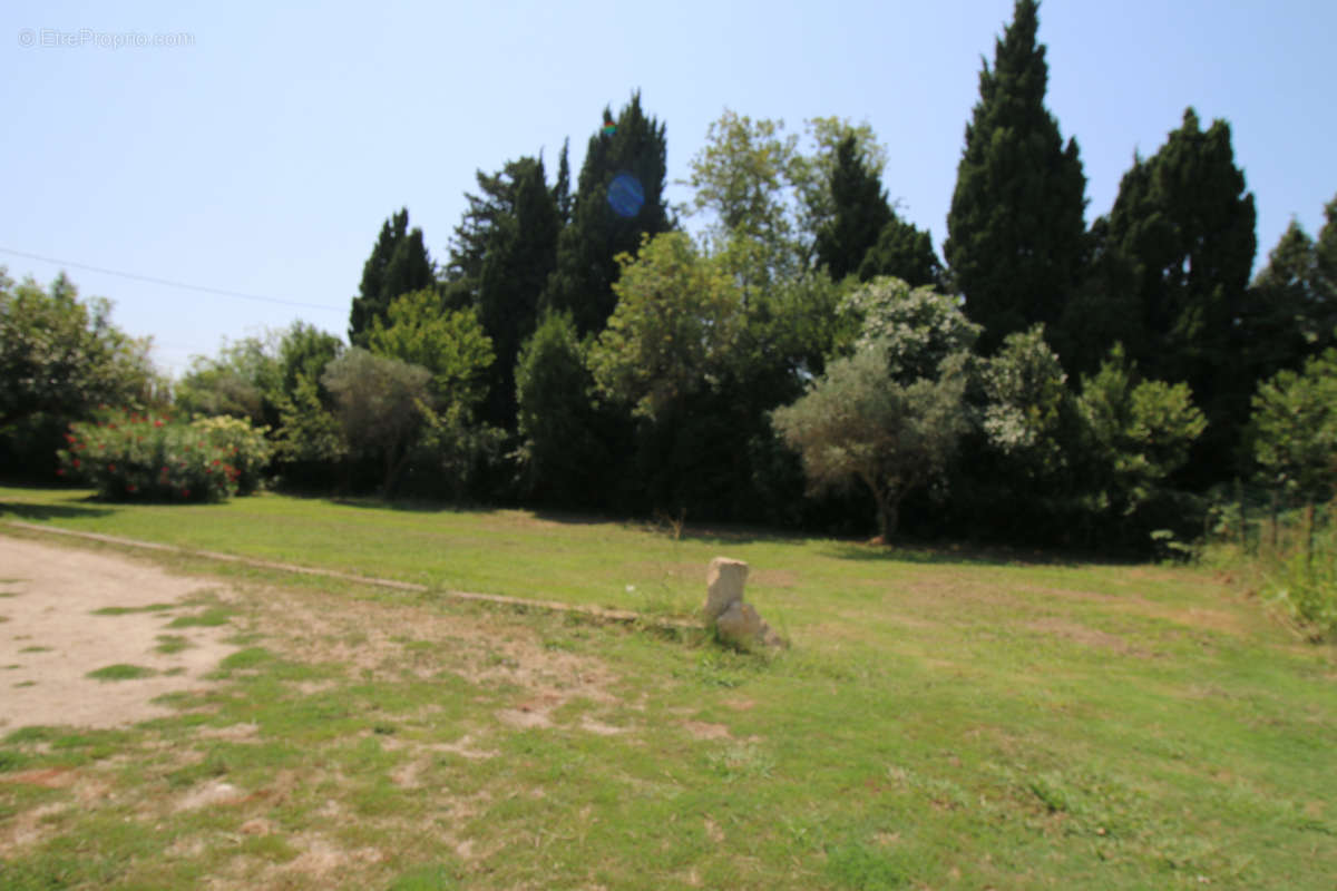 Maison à FONTVIEILLE